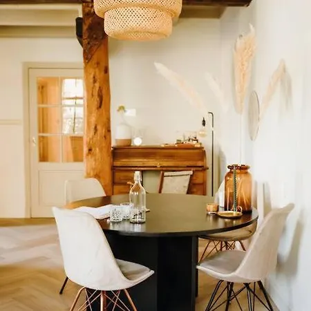 Luxe Stolpboerderij Vol Sfeer En Authentieke Details Voor 4 In Holiday home