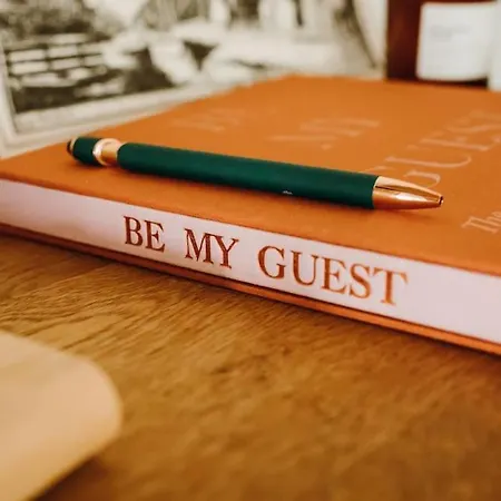 Luxe Stolpboerderij Vol Sfeer En Authentieke Details Voor 4 In Twisk