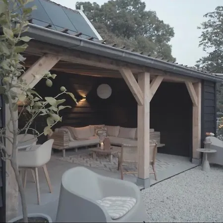 Nyaraló Monumentale Stolpboerderij Voorzien Alle Gemakken Nu! Twisk