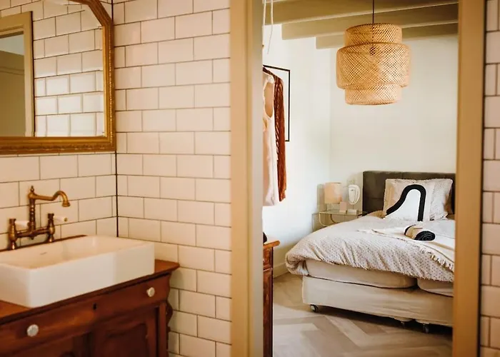 Luxe Stolpboerderij Vol Sfeer En Authentieke Details Voor 4 In *