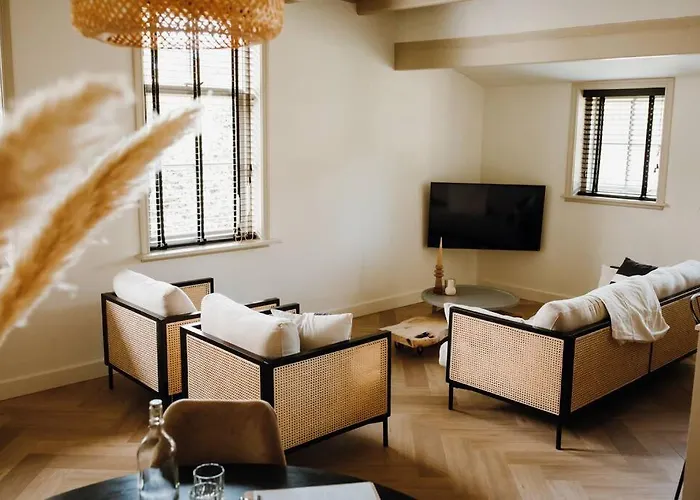 Luxe Stolpboerderij Vol Sfeer En Authentieke Details Voor 4 In *