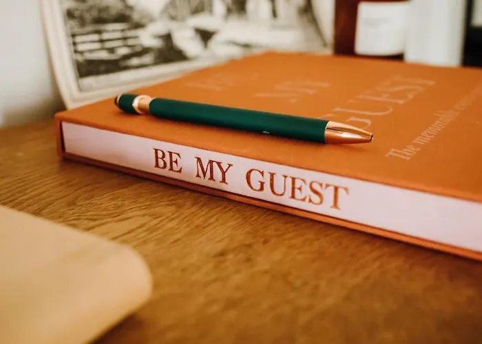 Luxe Stolpboerderij Vol Sfeer En Authentieke Details Voor 4 In Twisk