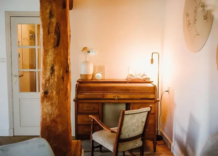 Luxe Stolpboerderij Vol Sfeer En Authentieke Details Voor 4 In Twisk