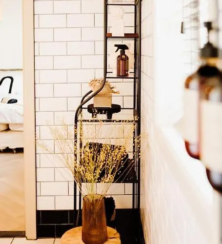 Luxe Stolpboerderij Vol Sfeer En Authentieke Details Voor 4 In Ferienhaus Twisk