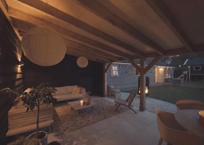 Luxe Stolpboerderij Vol Sfeer En Authentieke Details Voor 4 In * Twisk