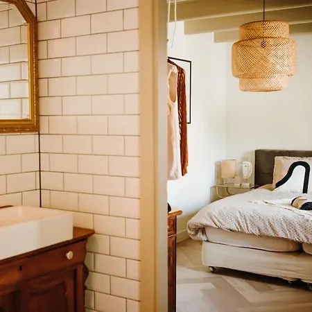 Luxe Stolpboerderij Vol Sfeer En Authentieke Details Voor 4 In *