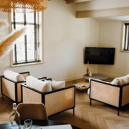 Luxe Stolpboerderij Vol Sfeer En Authentieke Details Voor 4 In *